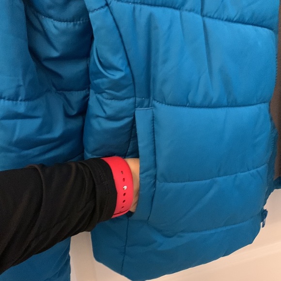 Old Navy Fleece-Lined Puffer Jacket - Picture 9 of 11